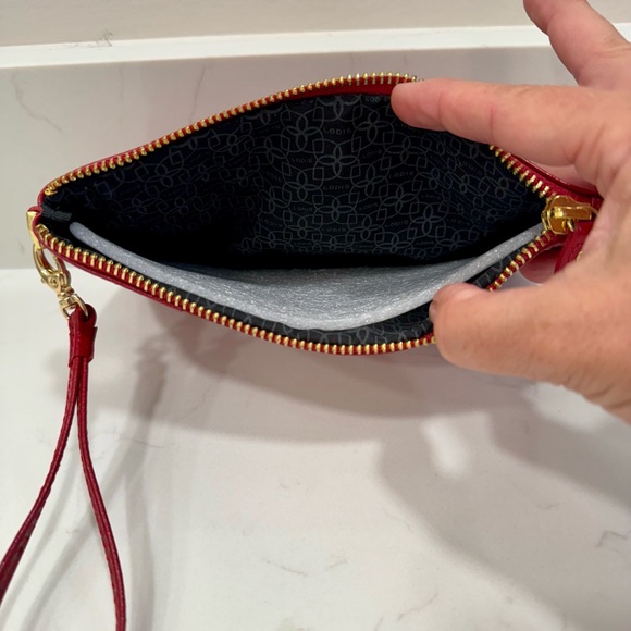 LODIS Olivia Red Italian Leather Zip Closure Wristlet With Credit Card Wallet - Picture 3 of 6